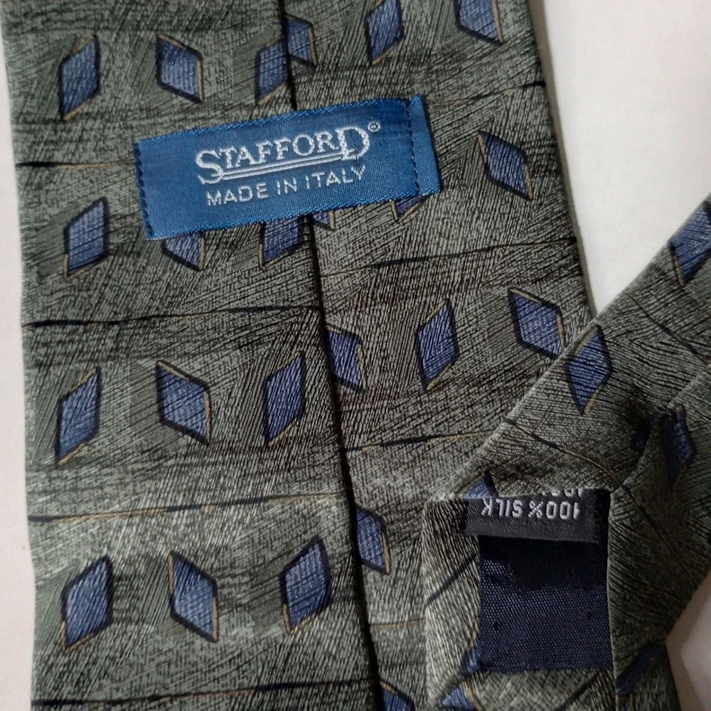 Stafford Mens Silk Tie Made in Italy Olive Green Blue Geometric Diamond Pattern